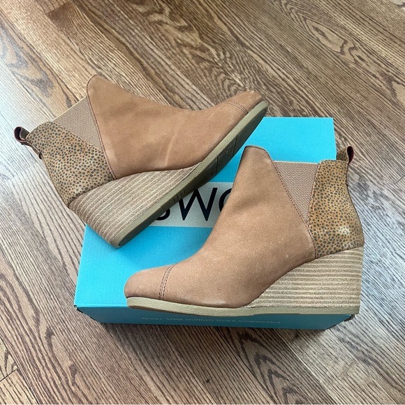 TOMS Kelsey Wedge Boot - Tan Leather / Mini Cheetah Suede (Size 8.5) - Picture 7 of 10
